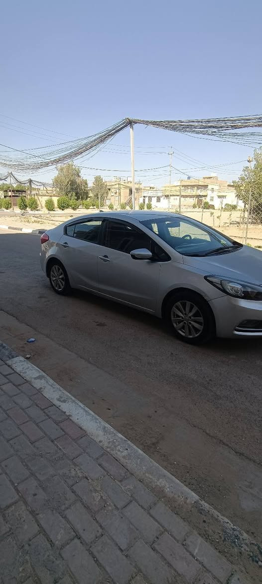 السلام عليكم كيا فورتي للبيع موديل 14
وارد امريكي  بيها صبغ شاملغ + بنيد فقط 
رقم كربلاء تحويل مباشر 
السياره جاهزه تفهم تاير جديد حداديه جديده تبريد 
محرك 2000 دوش كير اي تي 
مكان السياره كربلاء الشراي يتصل
***********
السعر 98 وبيها مجال
