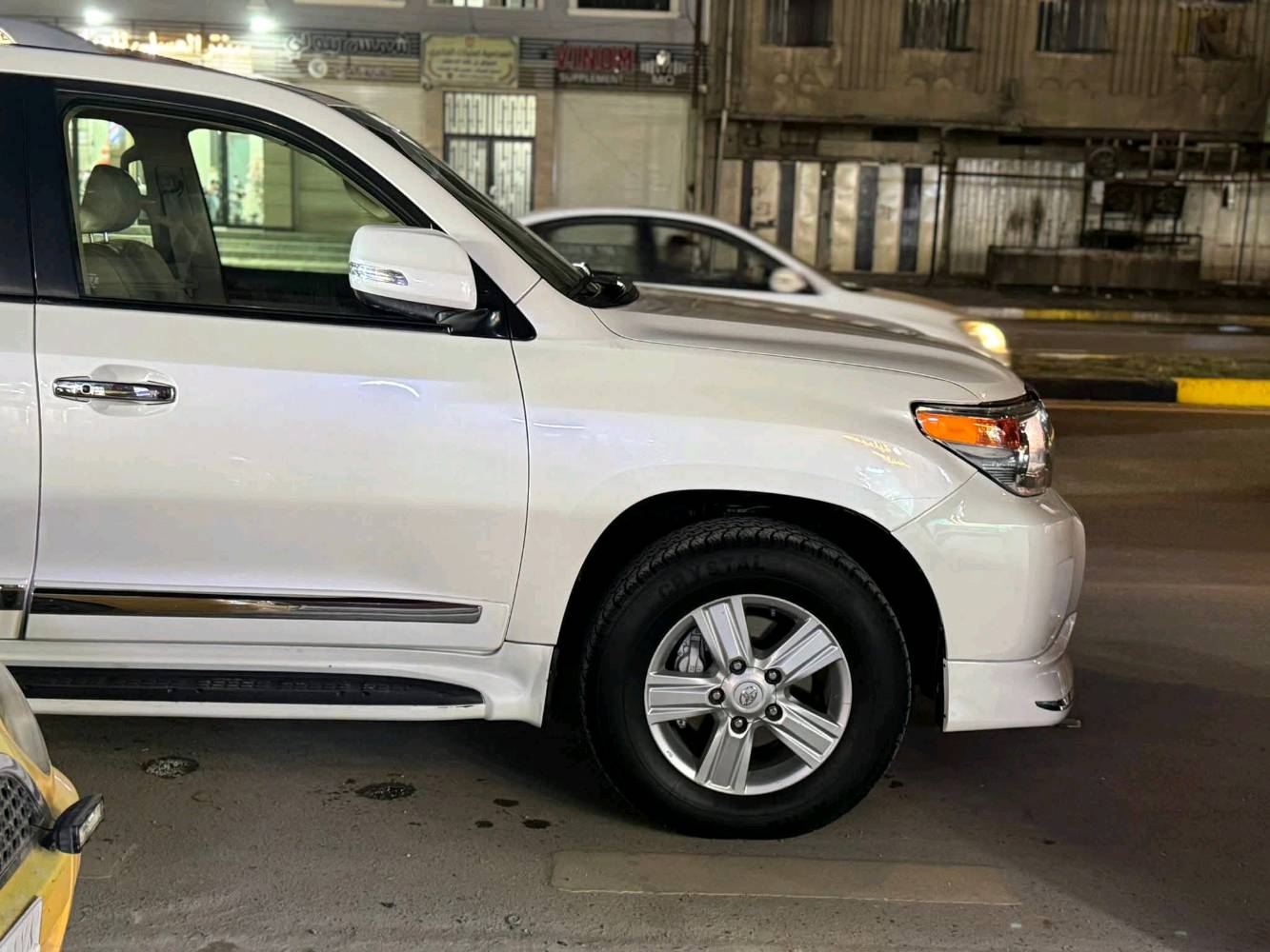 لاندكروز 2012 ابريمي اصل المرايه القلاب مايحتاج اذكر موصفاته معروفه فول واحد عل واحد ماكو شي مو شغال كله تمام كفاله من كلشي سياره عل وضع شركه مابيه كل نقص مكاني صويره لشراي يتصل سعر ٣٥٥. *********** 