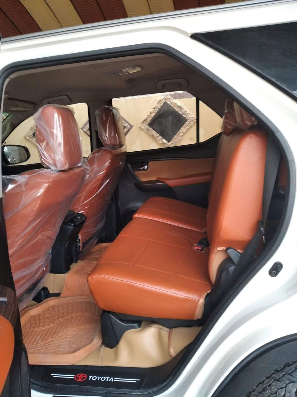 تويوتا فورجنر 2020
7 راكب داخلي مشمشي
تبريد مركزي قطعتين

فور ويل 4x4
كامرة امامية
تحكمات ستيرن
مري كهرباء 
اشاير بالمري
مودات قيادة ايكو اقتصادي و PWR
مانع انزلاق
باقي مواصفات معروفة
محرك 4 اسلندر
مكفولة كفالة من الضرية والشخط وبرغي ما مفتوح بيه
ماشية 96 الف جديدة بمعنى الكلمة
السيارة جدا نضيفة
رقم بغداد
السعر :  260
***********
