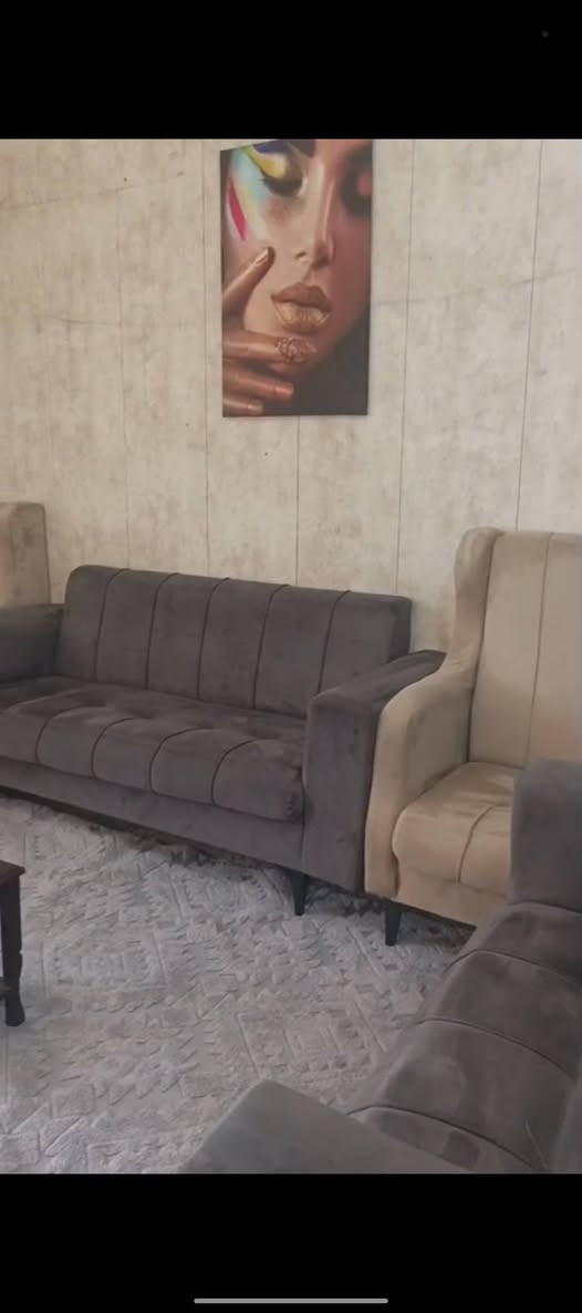 تخم عشر مقاعد ٣٢٥
شارع فلسطين  قرب شارع الخيمه
***********
