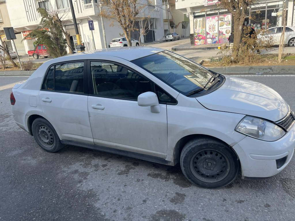 ڤيرسا موديل ٢٠١٠. سپي 
 يه ك بار جه و دو په له ي. بيوه.   گيرو مه كينه به شه رت.   نرخي ٩٠گه لاو محامه له     زماره موبايل.  *********** رانية, السليمانية
