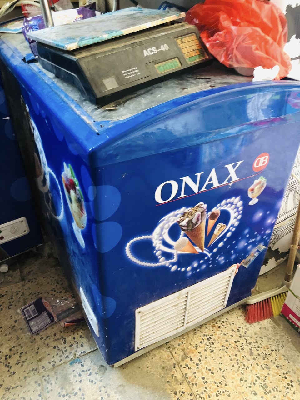 برادات عدد ٣  للبيع  السعر ٣٠٠ الف للبراد الواحد مجمدات عدد ٢ للبيع السعر ٣٠٠ الوحدة  بيع مستعجل
كلهن شركة اوناكس شغالات على الشرط


**إذا كنت صاحب هذا الإعلان وتريد حذفه لأي سبب، رجاءا أرسل رسالة إلى الدعم الفني**