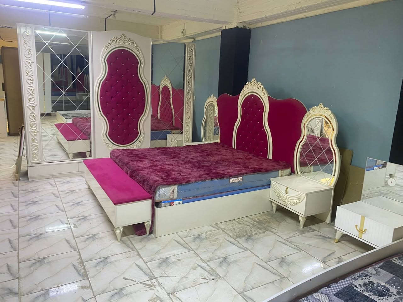تخفيظات هائله
 تصفيه مخازن
غرفه نوم تركي مامستخدم  بسعر مميز جدا
825الف مع النقل والشد داخل محافظة النجف الاشرف ***********
