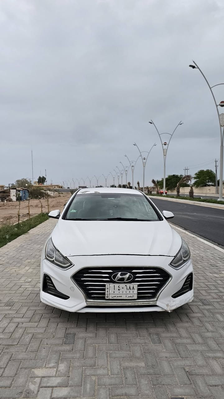 السلام عليكم  سوناتا 2019وارد امريكي 
بيها جاملغ وبنيد 

حداد تبريد تدفه سياره جاهزه  ماعده جاملغ وبنيد مبدلات ا ملاتها  

السعر 125 وبيها مجال قليل رقم بصره سنويه جديده تحويل ثاني يوم*********** رقم راعي السياره مكلف بنشرر
