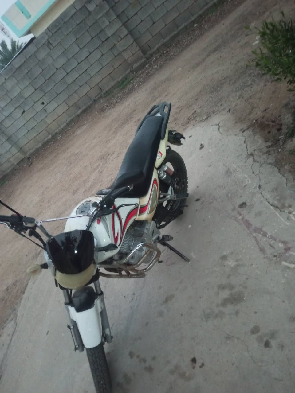 السلام عليكم سنكي موديل 2018 مكينه نظيفه كهربائيات شغاله دراجه نظيفه السعر 550 وبيه مجال 
***********
