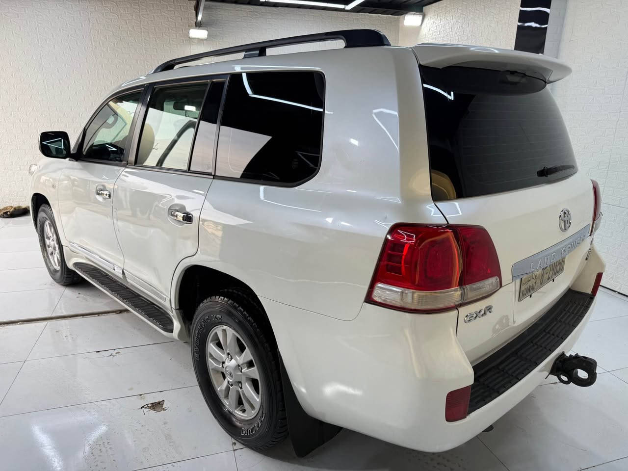 تةنها ١٨٧ وةرةقة 😱 

وةنةوشة ٢٠٠٨ بي بوياغ يةك پةلةي كارتة ٨ پستني فول فولة
علوجة سةيارةكة (ادوات_بدون رقم) زةمان دوبةية گيرو مةكينةي بةشةرتة ١٧٠ هةزار روشتووة مةكينةي نةكرايتةوة هةموو گياني وةك شةريكة ماوة ٤ تاية و ويلي لؤكي لةژيرة سةيارةكة نموونةية لة جواني 

سعري// ١٨٧ وةرةقة
شوين// كؤية 
*********** كويسينجاك, أربيل
