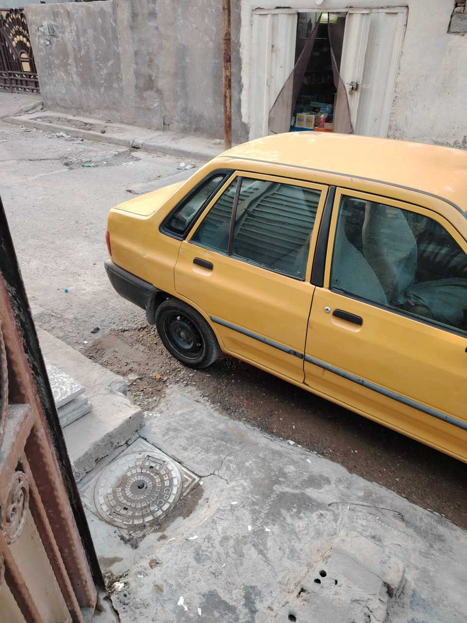 سايبه البيع مديل ١٢ حلوه السياره مصفره هيه غرامات سنويه ٢٨ رقم انكليزي السعر ٣٠ بسمي ثاني يوم التحويل *********** بغداد البلديات
