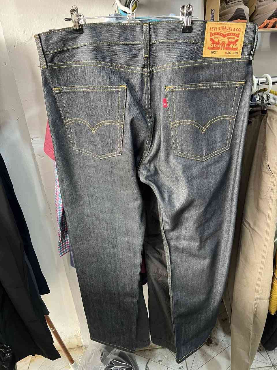 Levis
orginal 
کل قیاسات متوفر
34_36_38_40
توصیل جمع
نظافە کلها %100
بالە مستخدم 
غیرمستخدم
***********
