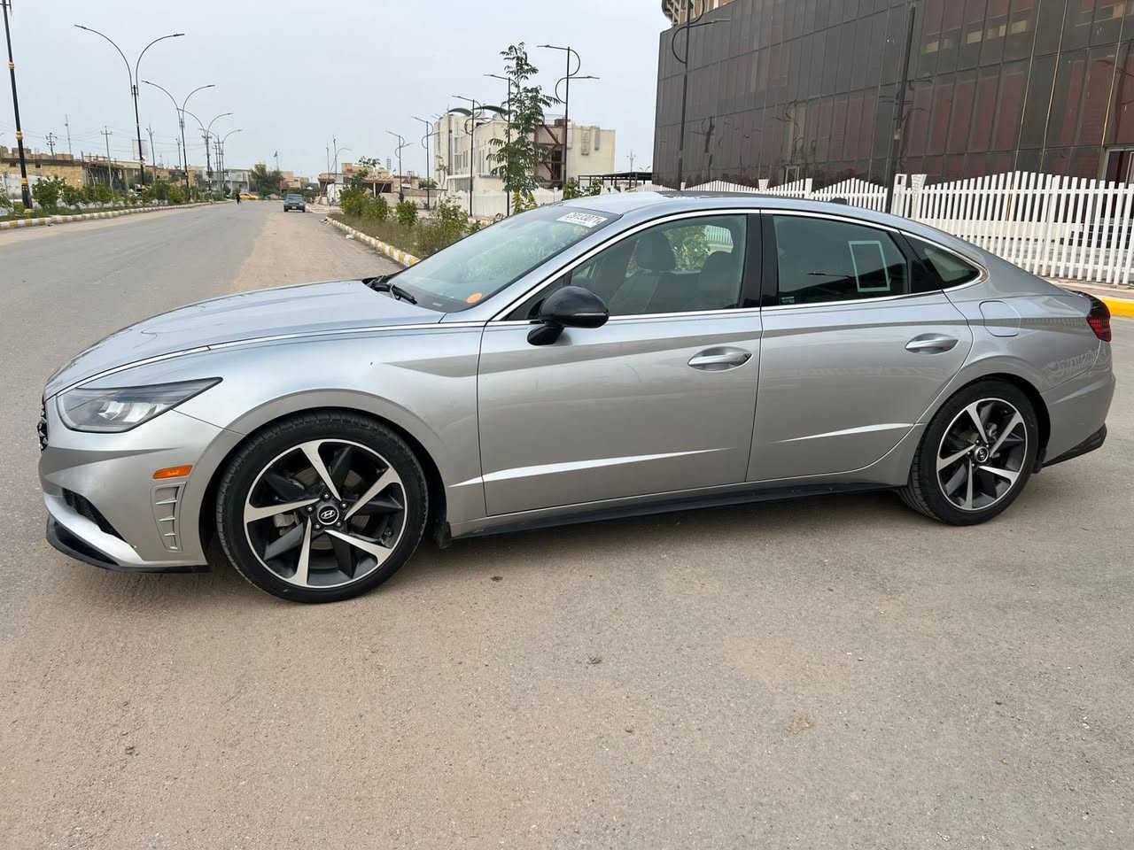 السلام عليكم.
سوناتا 2021 معوقين حاضر للوكاله العامة شرط وارد امريكي كفالة عامة تقرير تعمل وتسير السيارة احلا من صور ماشية 55miوجاهزة محرك 1600تيربو 
السعر:160وبيه مجال ترهم مراوس
المرغوب 
مواصفتها:
ليد امامي خلفي
لايت زنون 3عدسات
بصمة تشغيل+ابواب
تبريد قطعتين
كشنات جلد مخمل
عداد كهربائي
ويل كب رياضي
تدفئه تبريد كشنات
سايد بريك دكمة

مكان السيارة:الناصرية مركز 
***********
