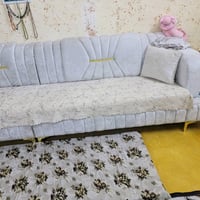 ديوان رمادي • طاولة رخامية • كراسي مريحة