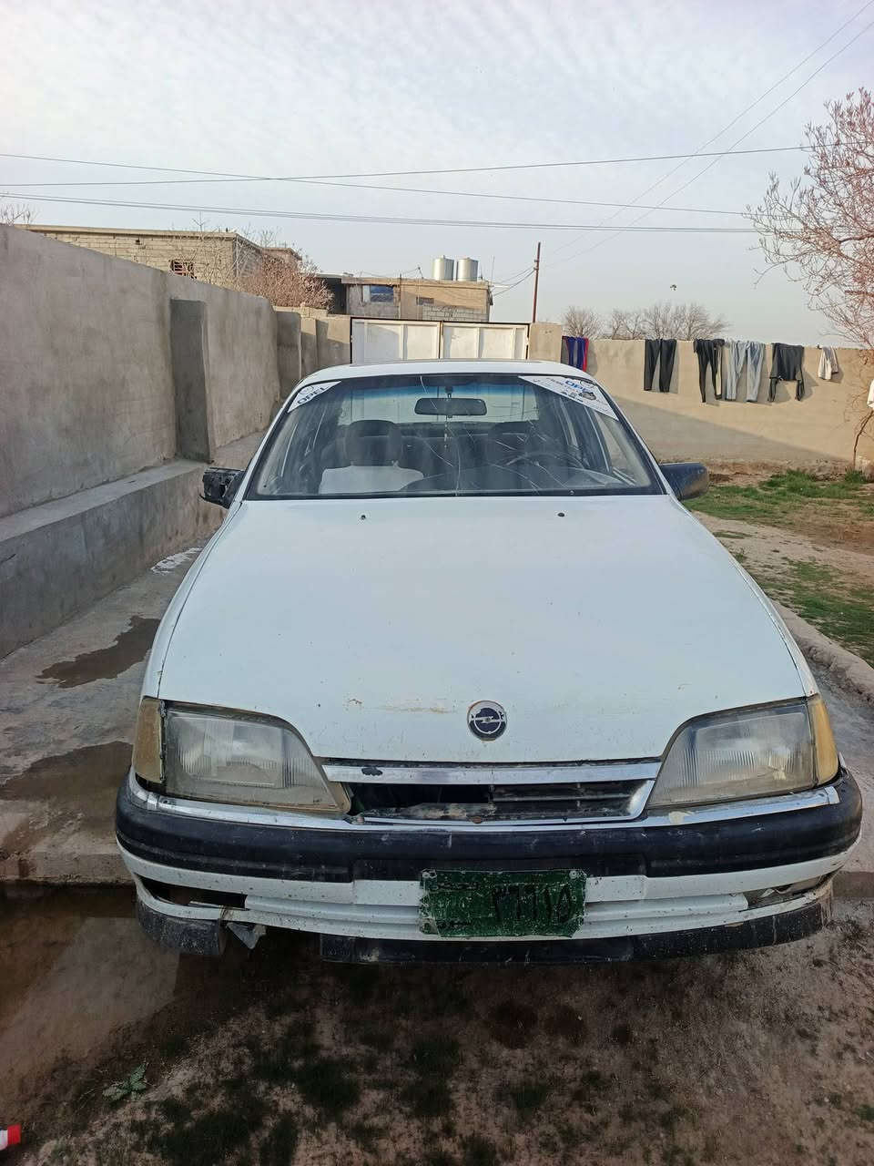 السلام عليكم اميكه للبيع سياره كير ومحرك شرط اكسل وكاردن وطخم تاير شادهن جدد دواخلها سقفيتها جديده سستم سماعات بيها رقم اخضر شرط التحويل السعر 24 وبي مجال ***********
