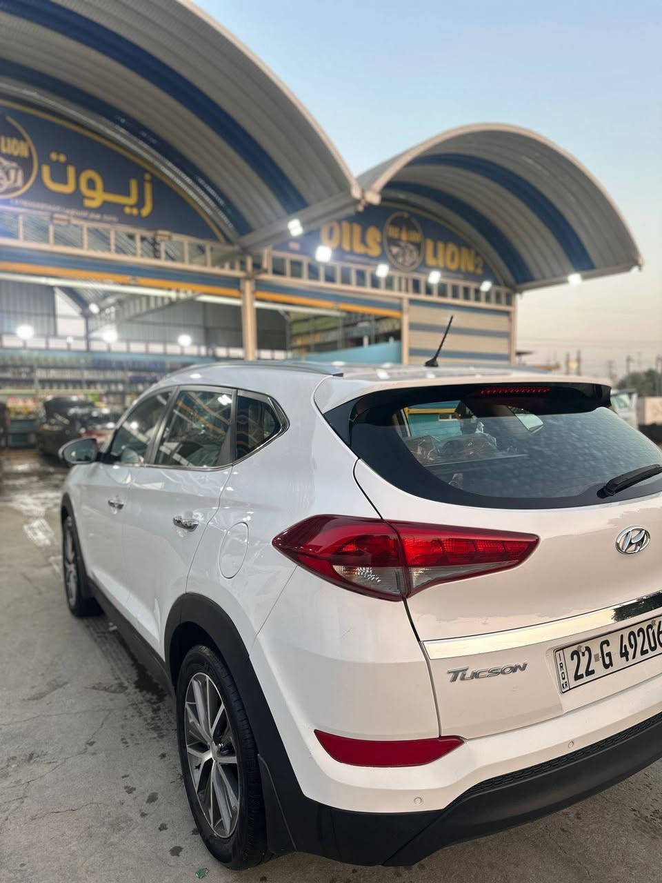 توسان 2018 خليجي 

محرك ٢٠٠٠ دوش 

قطعتين تبريد 

حساسات خلفي 

تحكمات ستيرن 

مري شفط 

إشارة بالمري

ويل حجم 18

دبل سويج 

3 انضمة قيادة سبورت/ ايكو / طبيعي 

مكينه كير على وضع الشركة ممفتوح برغي بيهن 

ماشيه 177 

كفالة عامة عدا نصف باب خلف السائق بدون فتح وبدون معجون

اللايتات مالتهه البلادي نفسهه

السياره نظيفه جدا 

سنويه جديدة بأسمي 

هزة جديدة

السعر 178 وبيهه مجال بسيط  

للإستفسار الاتصال ***********
