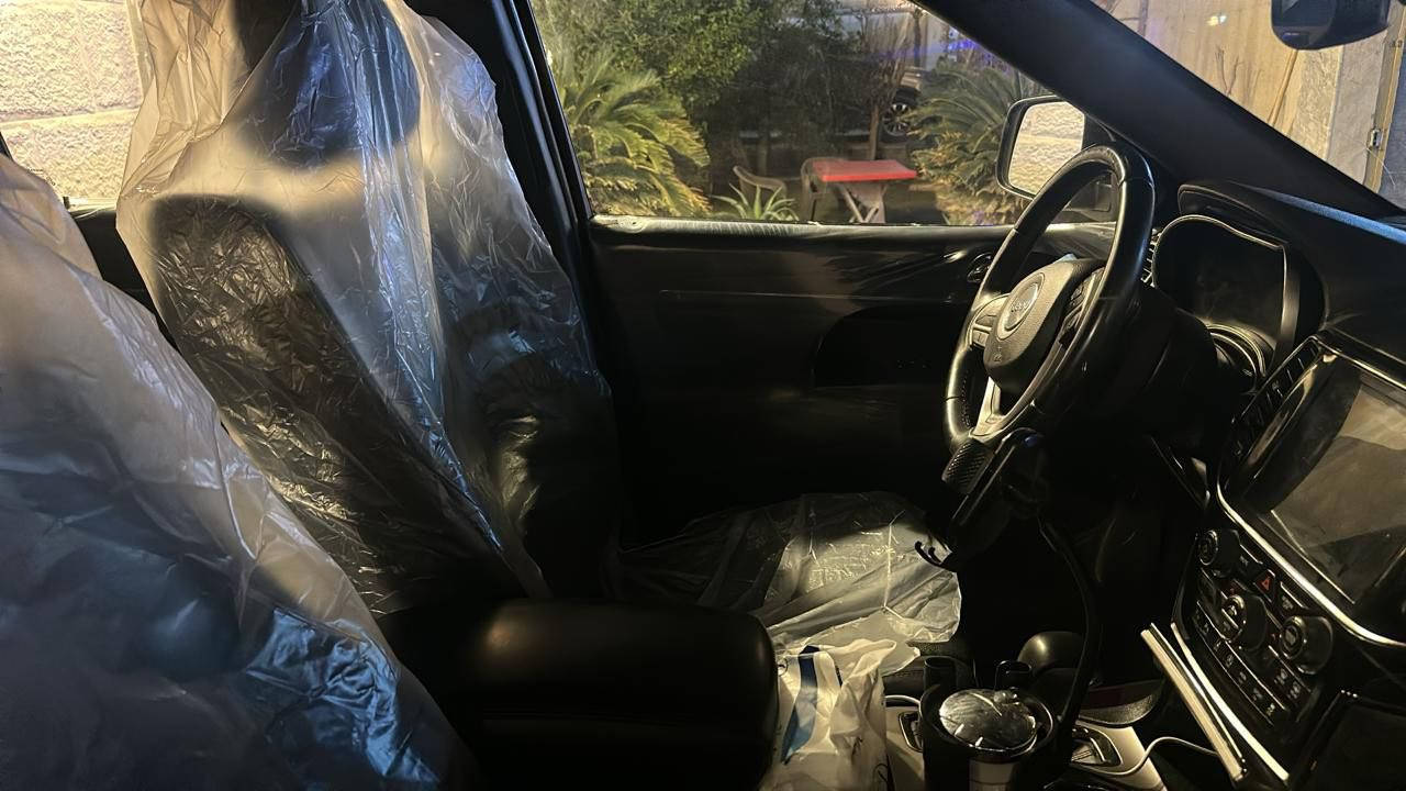 سلام عليكم 
من رخصة الادمن 
جيب لاريدو 2019 وارد امريكي فول لمتد فئة S كلين تايتل بس بلعراق شوية بارد بلباب الخلفي معروضة 27 وهاي صورها لل استفسار الاتصال ***********ا
