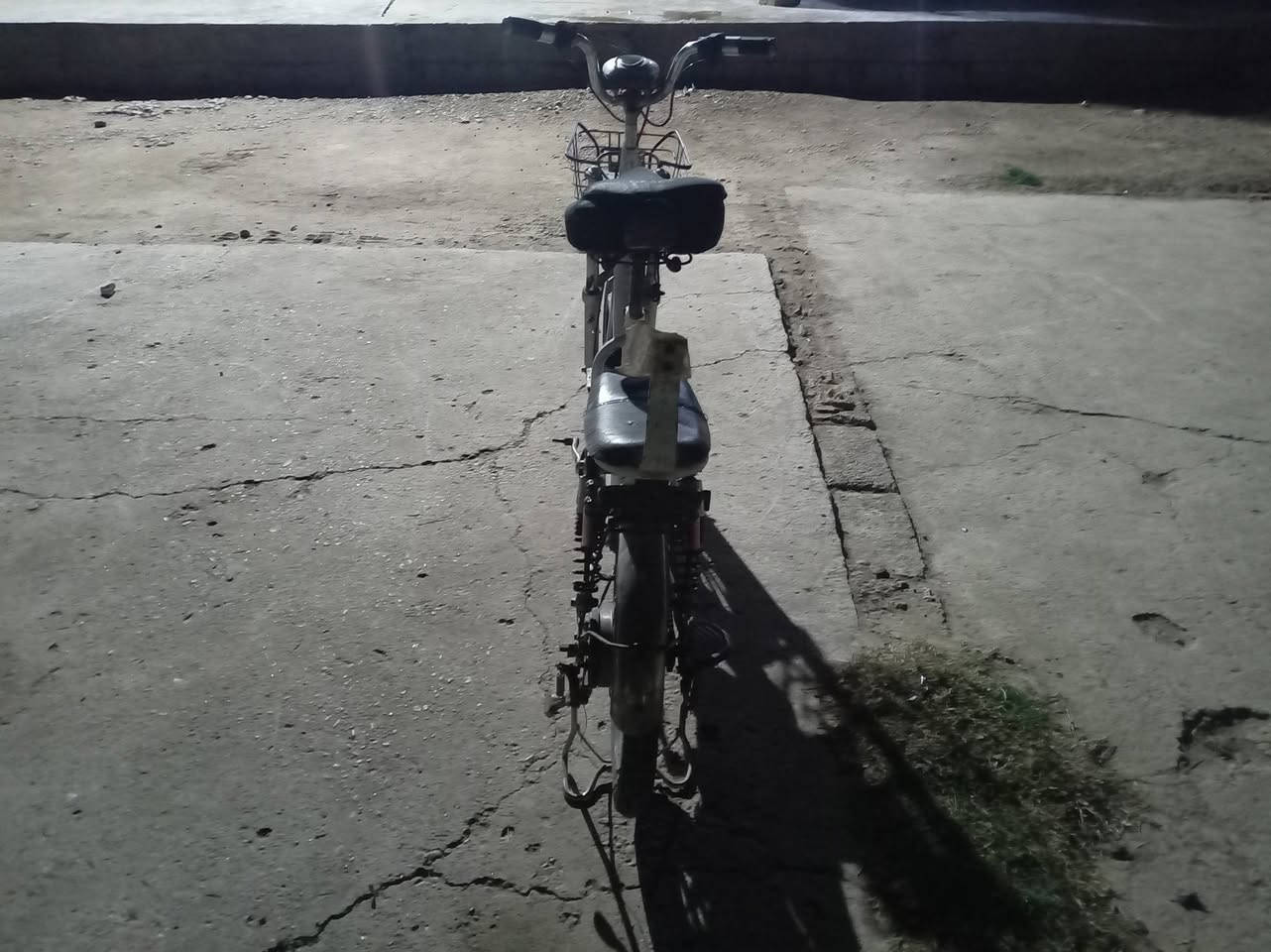 تراجه شحن البيع نضيفه كلش مابيها بس بطاريات ناقصه مابيه أي شي كله شغاله  الشاير والبريكات والتايرات كلهن شغالات ومكاني بغداد تاجي منشأ نصر سعر 60وهذا رقمي ***********
