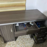 ميز • نضيف • بصرة