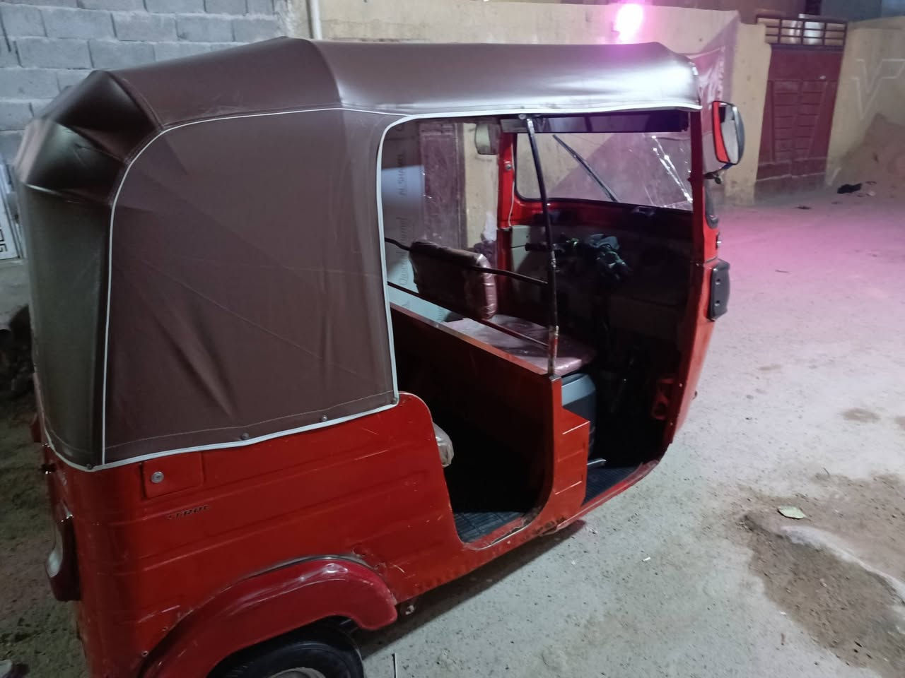 سلام عليكم تكتك موديل 19شهر 12 مضلع رقم كربلاء تحويل ثاني يوم باسمي مشروع وطني تكتك خير  خياسات ماكو مكاني بغداد مدينه الصدر سعر 5ونص وبيهاا مجال حك الجيه ***********
