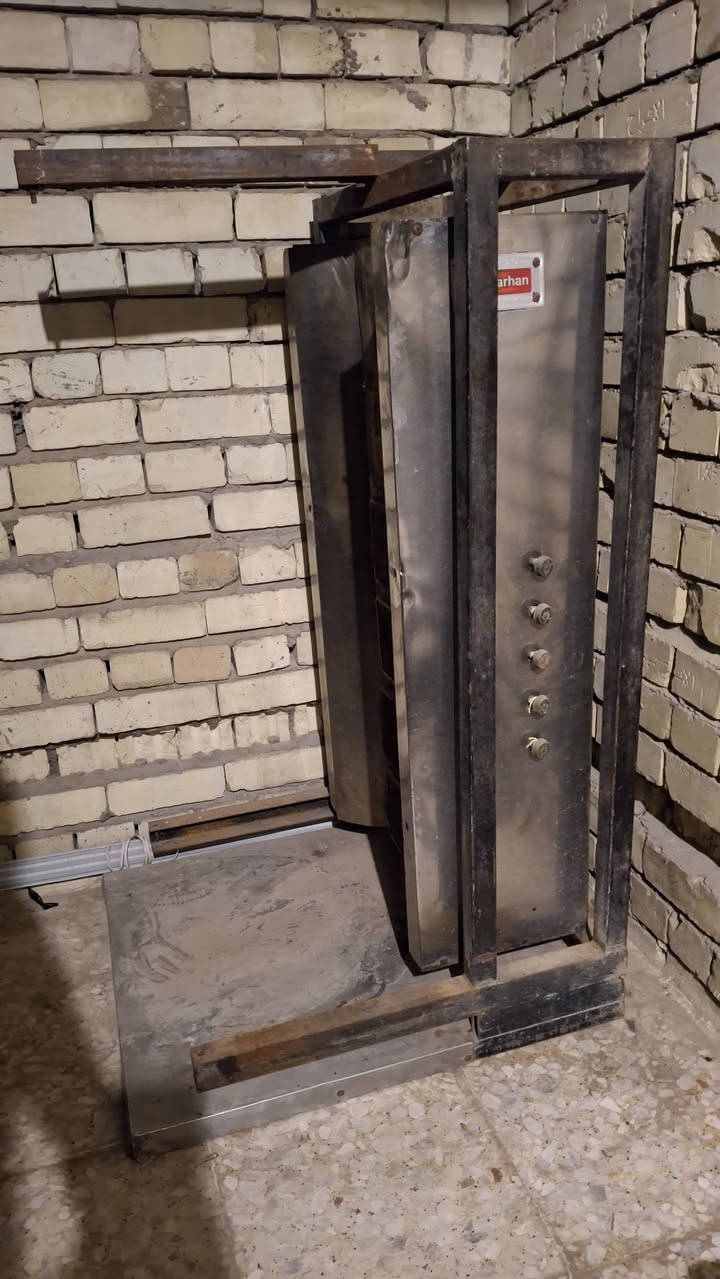 شوايه للبيع العنوان بغداد الأمين الثانيه   ***********
