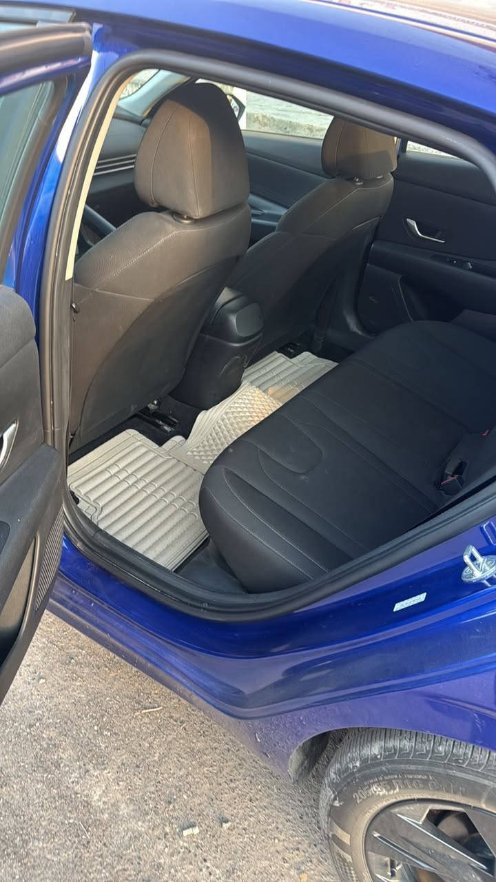 السلام عليكم
النترا موديل 2023 هايبرد 

بجم كبس بدون ايرباك 

ماشيه 37 الف مايل

وارد امريكي حادثه خلفي صندوق وجاملغ 

داخل اسود

تحكمات استيرن 

رادار خلفي امامي 

كشنات تدفئه

السعر 149 ورقه وبيها مجال بسيط 

الاتصال على الرقم ***********
