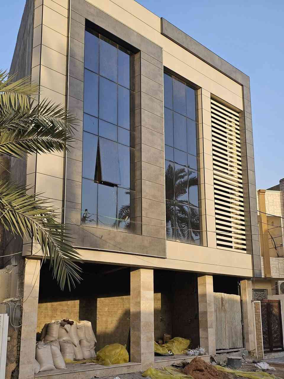 السلام عليكم
بنايه للبيع 
الدوره  ابو طياره 
للاستفسار 
***********
