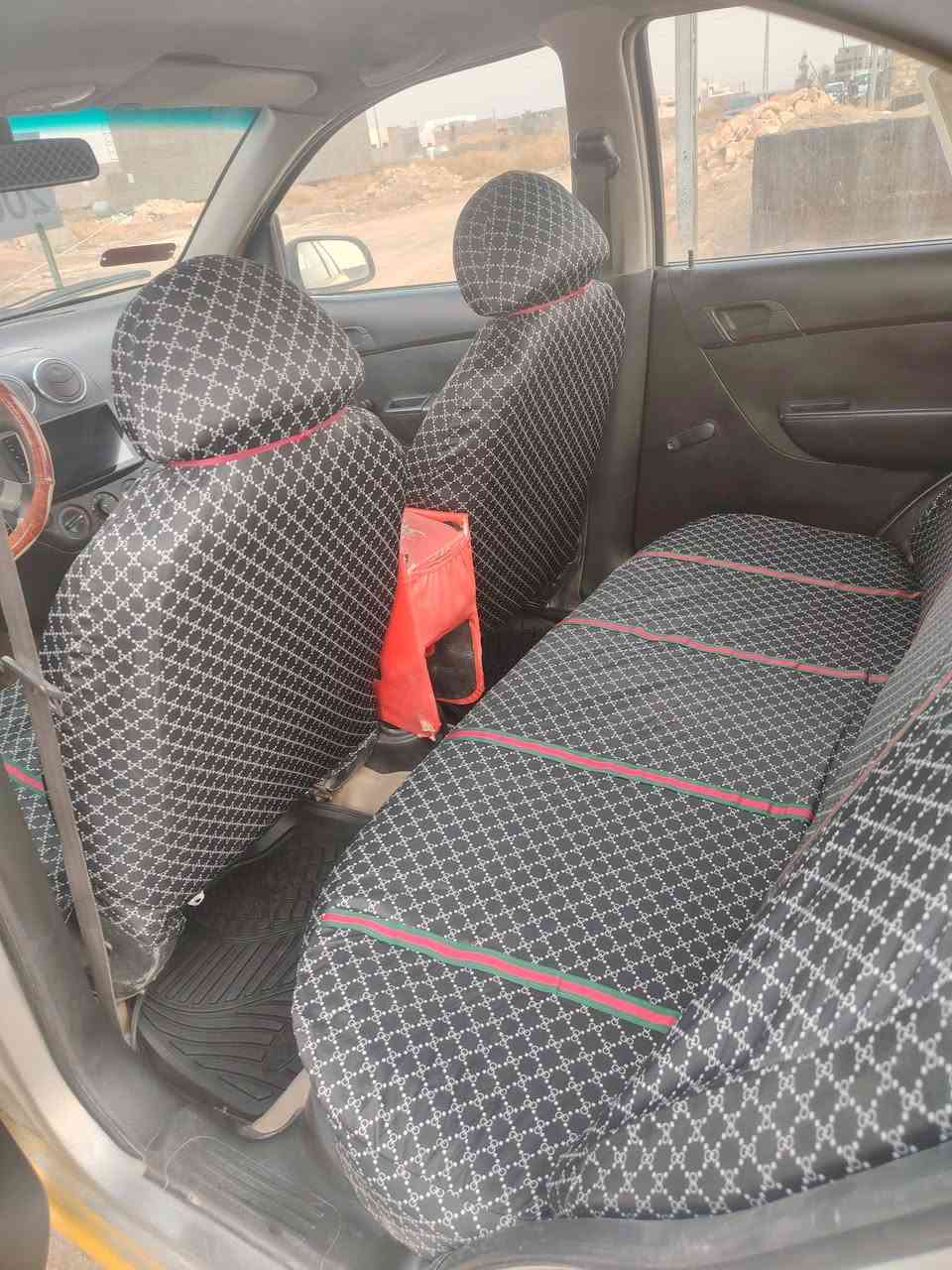 السلام عليكم
افيو 2009 خليجي محرك 1600 مسكر كير عادي سياره سنويه جديده رقم جديد مصفره هيئه مصبوغه عام السيارة 
تخم تاير وويل كب جدد شادهن صدر جديد سياره مالت جناي 
السعر 43 وبيها مجال السيارة عليها غرامه 100 الف تنزل من سعرها 
للاستفسار ***********
