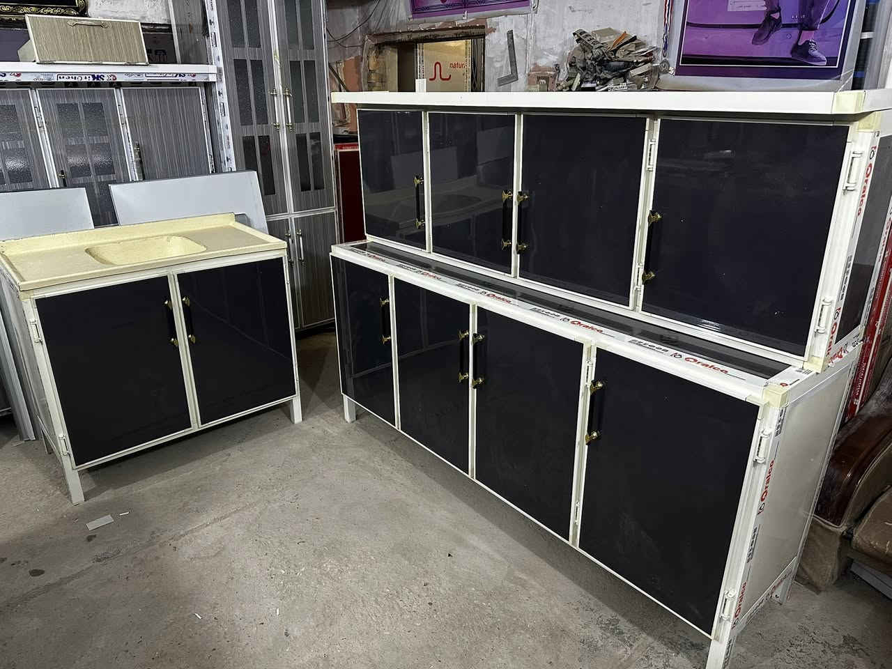 كاونتر مترين مع سنك متر مرمر جديد ب٣١٠ يوجد توصيل ***********
