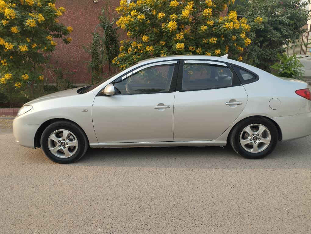 السلام عليكم مكلف بالنشر اي استفسار الاتصال على رقم التلفون 
افانتي 2009 خليجي للبيع
المواصفات 
رقم اربيل الدولي جديد باسمي تريد تحويل تريد وكاله سنويه جديده لل ٢٠٣٠ هزه جديده بشهر الخامس سويتها 
شاشه 
تبريد شغال
كير مكينه جديده
صدر امامي خلفي جديد 
راديتر جديد 
ادامه كامله وجوينات جديده
دسكات جديده 
تخم تايرات جديد 
مصبوغه حزام للجماليه 
السياره جديده و جاهزه مابيها اي نقص
 
السعر 87 بيها مجال قليل 
للتواصل :***********
مكان السياره بغداد أربيل, العراق
