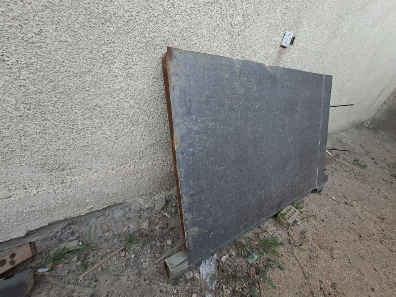 السلام عليكم
باب حديد سلايد بطول إجمالي  cm264 عرض cm170 ارتفاع مع + دنك حديد + وسقاطة +   وجدار حديد بطول اكثر من  300cm وارتفع 170cm  
سعر 200 الف قفل


**إذا كنت صاحب هذا الإعلان وتريد حذفه لأي سبب، رجاءا أرسل رسالة إلى الدعم الفني**