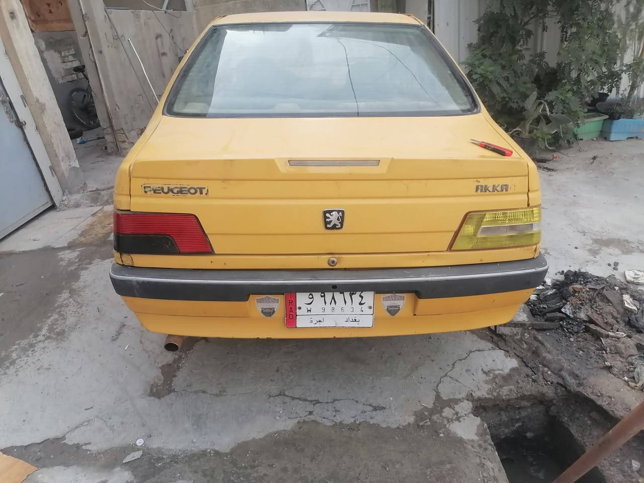 ألسلام عليكم بيجو أكد موديل 2016 مكينة كير حدادية بالباكيت كلها جديدة كشر تجي وتشوفه كدامك بالصوره تخم تأير راعيها متوفي مابي قاصرين غرامات ماعليها هيئه ما اعرف سنوية ساقطة ب22 سعر 16 وبيها مجال رقم ***********
