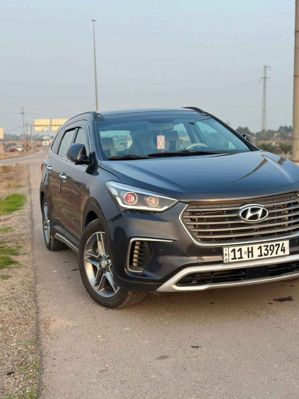 السلام عليكم للبيع سنتافي گراند 2017 وارد امريكي فول مواصفات 1/1 أعلى حتى من الخليجي
حادث مثل ما موضح بصوره 

بصمة.بانوراما

كشنات كهرباء مع ذاكرة خزن كرسي السائق

صندوق كهرباء يفتح عند الاقتراب 

رادار جانبي ورادار خلفي مع حساسات خلفيه

كشنات جلد وللعلم غرفة السياره جديده كلش

 كشنات الاماميه تدفئه وتبريد مع تدفئة بالكشنات الخلفيه

تبريد ثلاث قطع منفصل

مخرج طاقه بلگ بالصندوق 120فولت

سستم صوت 14 سماعه مع دمام خلفي

محرك حجمه 3300 يولد 290 حصان
 
فور ويل

وبعد هواي بيها مواصفات فئة السياره 
Ultimate   Limited معروفه 

محرك ٦سلندر 7 راكب ملكي vip
 الحادث بالمنشور
السعر 165 وبي مجال للشراي
 بيه خير ويدلل 

لحد يكسر بالسعر كلمن وسعره وهذا فول مواصفات تختلف عن الباقيات  
والنظافه تفرق واذا شراي تشلع عيوني 
العنوان بابل ناحيه النيل
ستفسار ***********
***********
