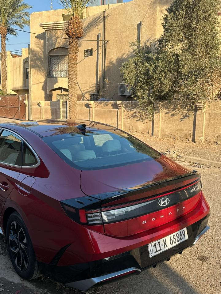 مراوس بكورلا حديث فقط ‼️
سوناتا 2024
نص فول  مواصفات 
رادار امامي وجانبي وحساسات 
نقاط عمياء 
شاشة عدادات دجتل كبيره متصله
تحكم كشن سائق كهرباء ست وضعيات 
تدفئة المقاعد الامامية 
شفتات ستيرن 
شاحن لاسلكي 
بصمتين وتشغيل عن بعد  
عداد المسافة 18 ml 
الحادث قطعة وحده
السعر 195 وبيها مجال للشراي يتصل على الرقم 
مكاني بغداد 
***********
