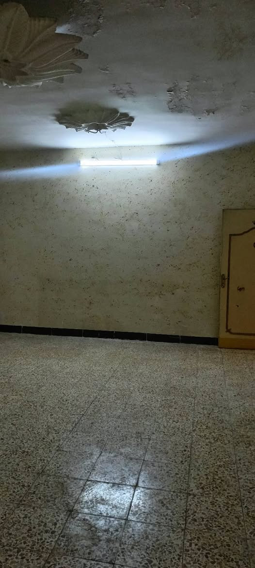 دار للايجار حي السلام بالقرب من
شارع المولدات مساحة الدار 250متر طابقين 
4 غرف نوم  هول2 حمام2 مطبخ استقبال 
مخزن كراج سياره 
 للاستفسار الاتصال على الرقم 
***********
