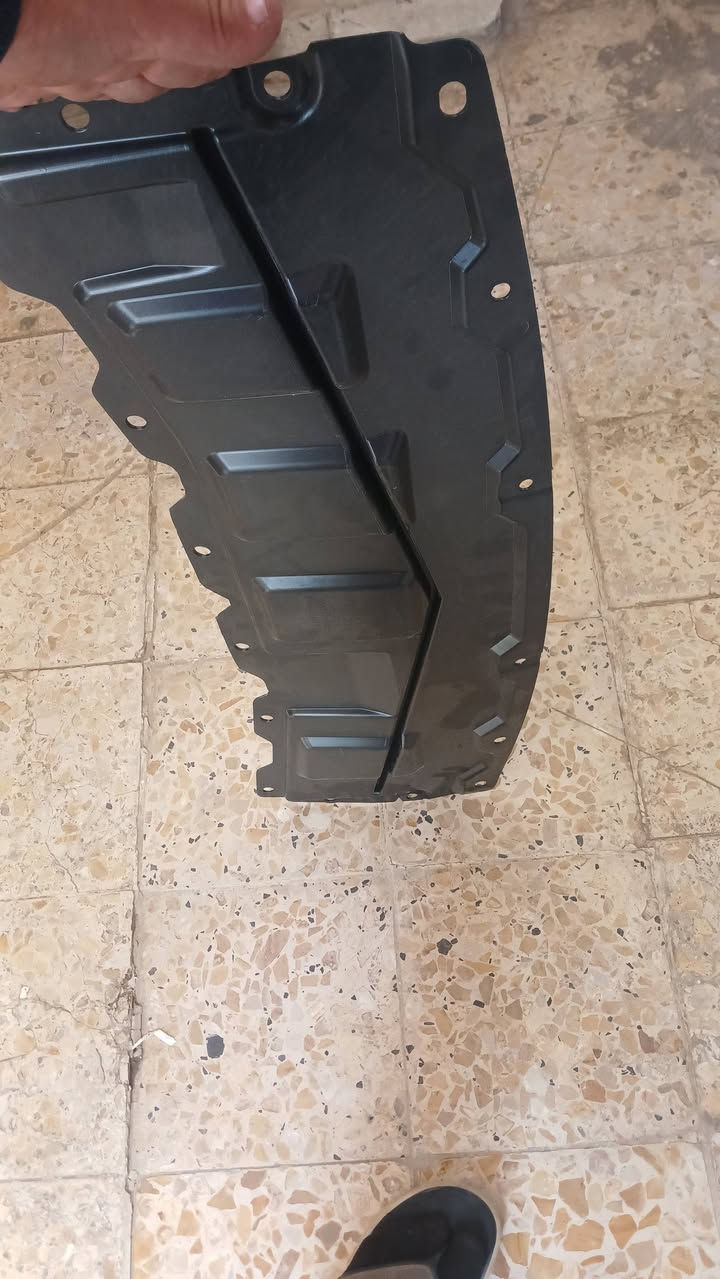 السلام عليكم درع سفل نيسان سني  بلاستك جديد مامستعمل السعر 15الف ***********
