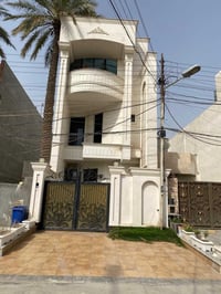 دار للبيع في منطقه العامريه مربع الدفاع المدني المساحه ١٥٠متر واجه ٥نز...