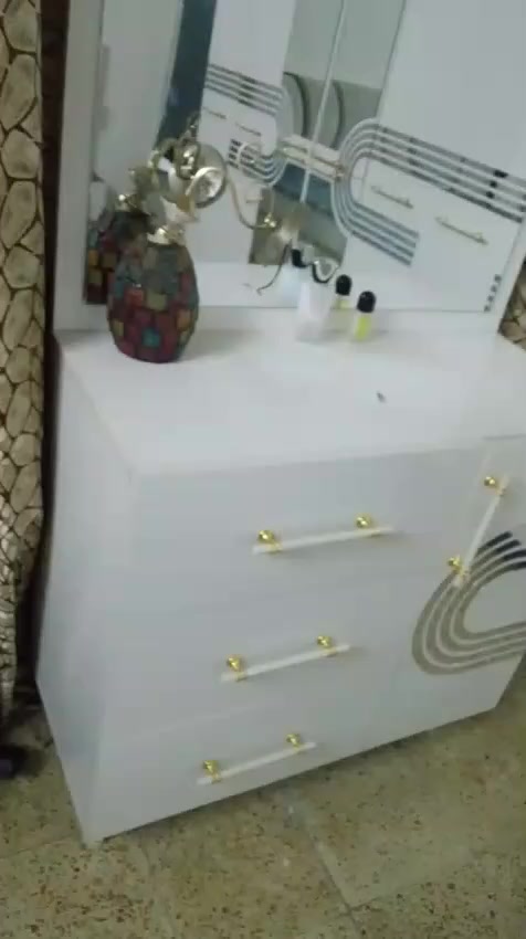 غرفه للبيع ***********
