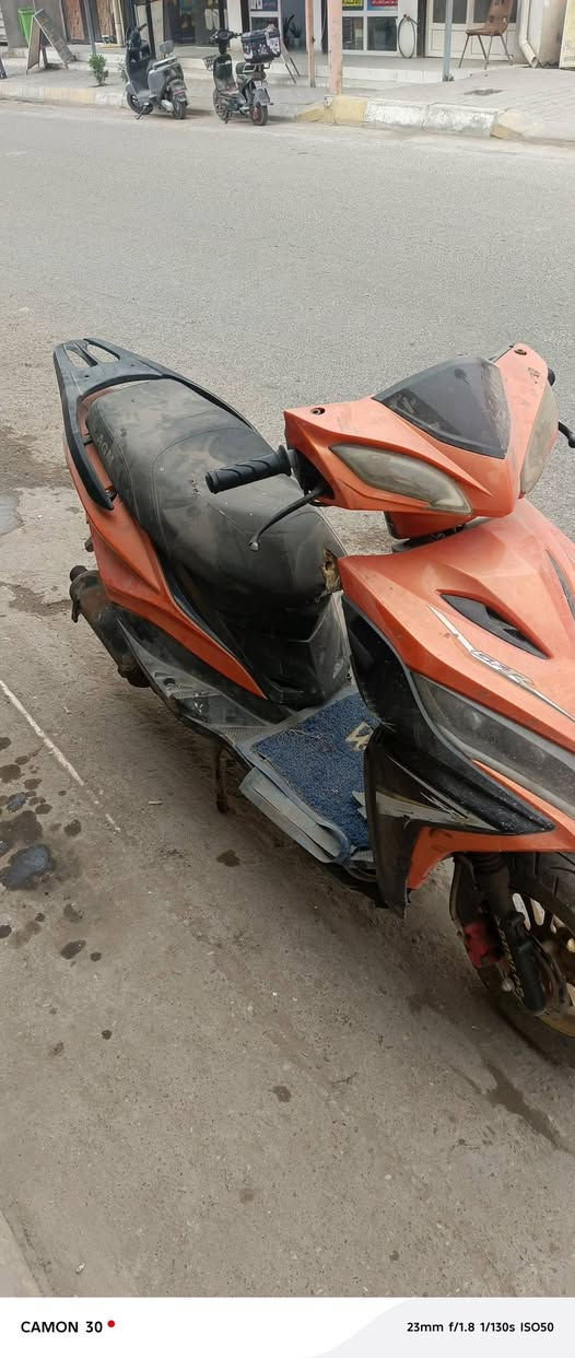 دراجه متروكه يعني كوم حديد ٥٠ الف ديالى بعقوبه ***********
