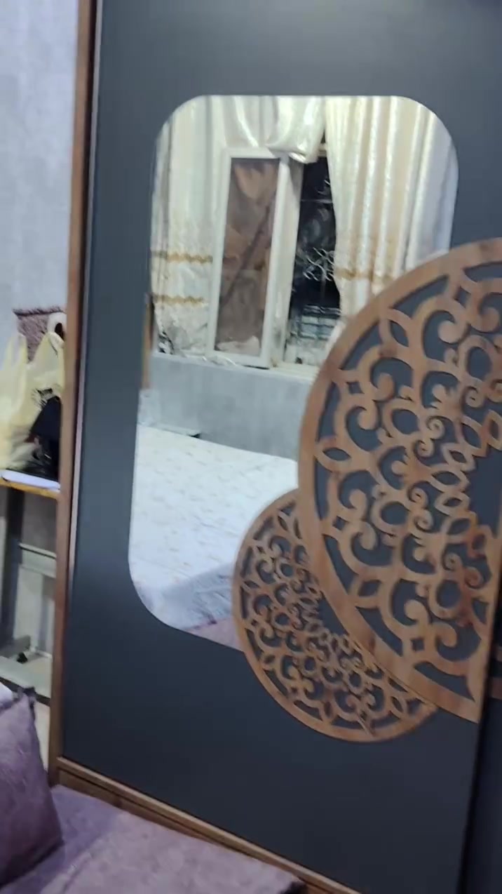 سلام عليكم اخوان خشاب تركي البيع نضيف مابي شي فقط مكان براغي مال سقف مفتوح شوي 200وبي مجال الشاري العنوان ايسر كوكجلي *********** #البيع
