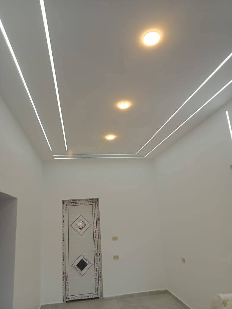 ✨🎨 صباغ بيوت داخل وخارجي 🎨✨
🖌️ جميع أعمال الديكور والدهانات الحديثة
🖌️ ألوان عصرية – شغل مرتب ونظيف
🖌️ خبرة وكفاءة عالية
🖌️ أسعار مناسبة للجميع

📞 للتواصل والاتصال: *********** 
                         ***********
