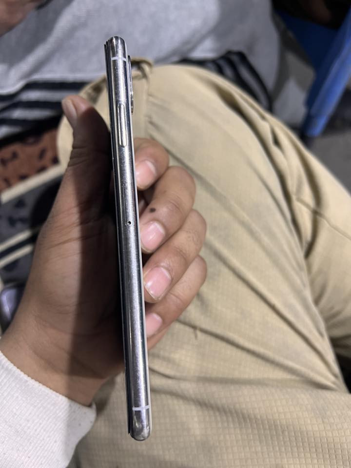 اكس ماكس ذاكره ٢٥٦ بطاريه ٧٩ بلادي الجهاز نضيف وما مفتوح مكفول من كلشي السعر ٢٠٠ مكاني بابل.   ***********
