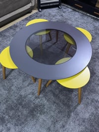 ميز طعام • استعمال بسيط • ساحة ميسلون