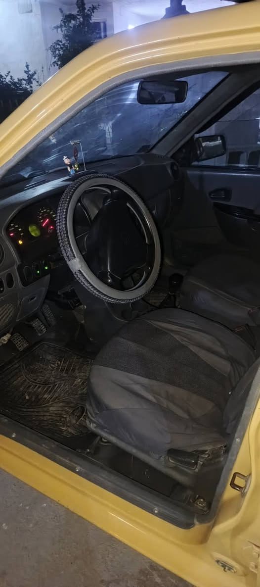 السلام عليكم ورحمه وبركاته سايبا موديل 2012 السياره كامله من كلشي فقط تبريد بي ليك الكهربايات كامله مكمله 
صدر جديد مكينه لاتبخير ولا تنقيص 
تايرات نص عمر هيئه مصفره غرمات مصفره 
كامله من كلشي تجي تشوف بعينك 
تحويل ثاني يوم 
مكانها قرب بسمايه 
سعرها 28
*********** بي واتساب
