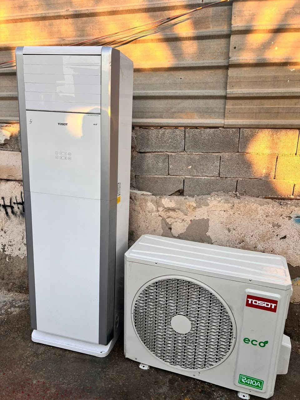 السلام عليكم عندي سبلت 3 طن توسوت اصدار 23 جديد مستعمل موسم واحد سعر مليون و200 وبي مجال كامل هو ملحقات مكان مدينه الصدر***********
