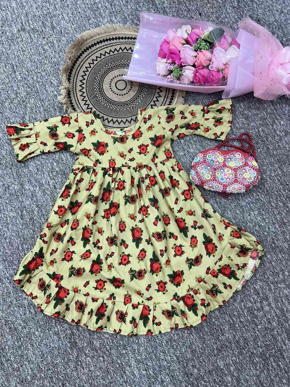 تألقي انتي وصغيرتك مع ملكة ستور
خامة كويتي درجة اولى قماش ثلج ولا غلطة  
فحص قبل استلام ؛ 
اسعار مذكورة في الصفحة
يتوفر توصيل نجف ٣ محافظات ٥ 

#هام #اطفال #اكسبلور #ملابس #فساتين


**إذا كنت صاحب هذا الإعلان وتريد حذفه لأي سبب، رجاءا أرسل رسالة إلى الدعم الفني**