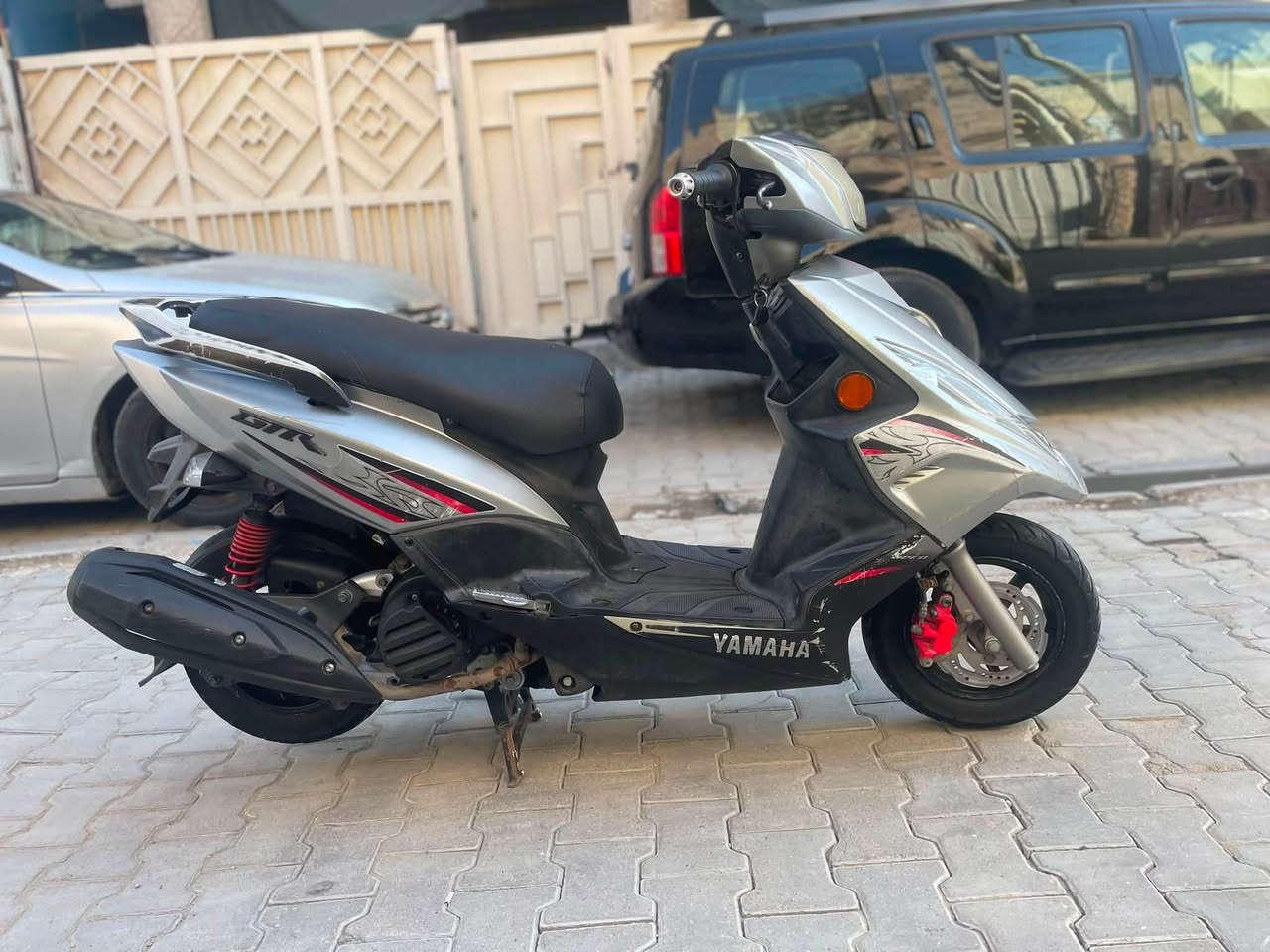 جيتي ار للبيع دراجة كفالة عامة مكينة بلاد  مال رمبة مملعوب بيها ابد كفر  وسواد ختم واحد ع مكينة كل نقص ماكو نهائياً سعر واحد و ١٠٠ وبيها مجال مكان حرية مدخل بستان الحلبي. ***********
