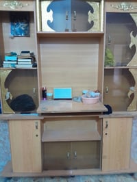 ميز للبيع  امانه الله نضيف ومحتاج شي سعر٦٠  وبي مجال  للشراي للاتصال 0...