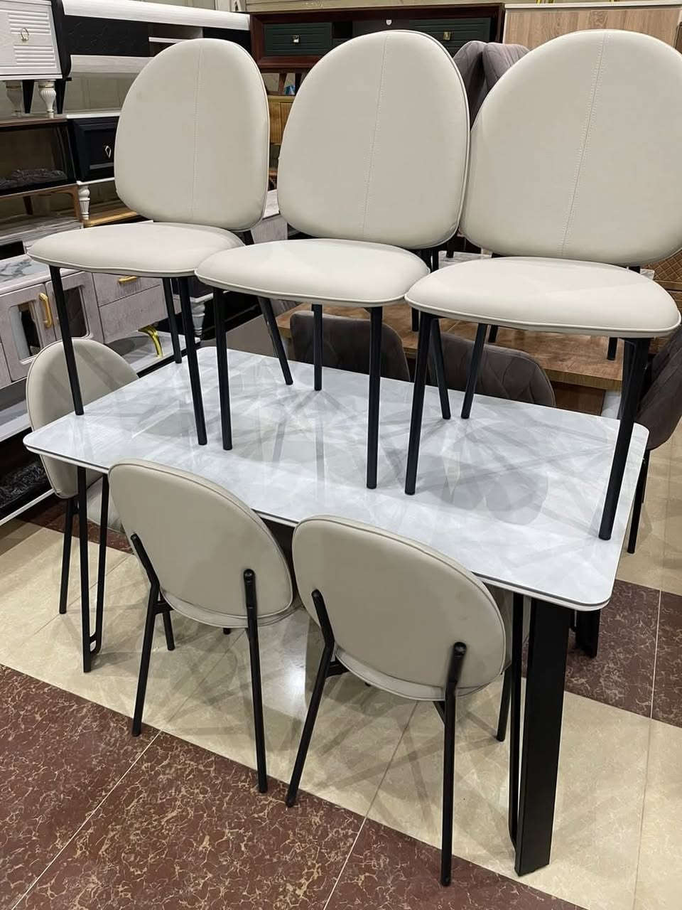 معرض صلاح آلدين للأثاث المنزلي للجمله والمفرد 
وصول ميز طعام مرمر تركي 6 كرسي ثقيل جدا
متانه فول فول كراسي جلد يتحمل أوزان ثقيله جدا 
***********
#زورونا_تجدون_مايسركم
#الفرع_الاول
تكريت الزهور مقابل كليه تربيه البنآت مجاور تانكي المآء قرب غصن الزيتون 
#الفرع_الثاني
تكريت الزهور مقابل مدرسة خالد بن وليد قرب تربيه البنآت وتساب ***********
