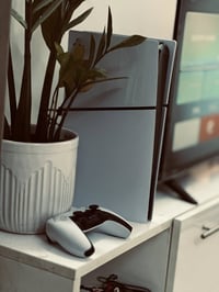 بلايستيشن5 سلم 1تيرا • شاشة 24 120هرتز • هايبر اكس كلاود2