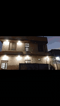 السلام عليكم....

للبيع بيت 50 متر ركن ع حديقه يتكون من صاله ومطبخ  واستقبال والطابق الثاني غرفتين نوم العنوان أمن الداخلي خلف الجامع الأخضر. ......متواجد ماسنجر  او الاتصال***********
