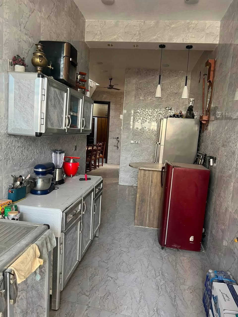 عنوان البيت الدوره  نسيم دجلة
اليوم لدينا  منزل مستعجل على البيع  
البيت كلش حلو 
راح احجيلكم  عن تفاصيل البيت  
الطابق الاول كما موضح  بل صور حديقه و مطبخ  و استقبال  و حولي و صحيات  و غرفه  نوم  
نروح على طابق ثاني 
غرفه  و حولي و سطح  كلش كبير و بيت مرتب و مناسب جداً  يعني سعره مغري جداً 🤩يعني تخيلو سعره بس ...... 
للاستفسار خاص...


**إذا كنت صاحب هذا الإعلان وتريد حذفه لأي سبب، رجاءا أرسل رسالة إلى الدعم الفني**