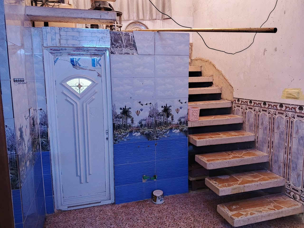 دار لبيع مساحة 300متر  منطقه بوب شام في قريه  ***********
