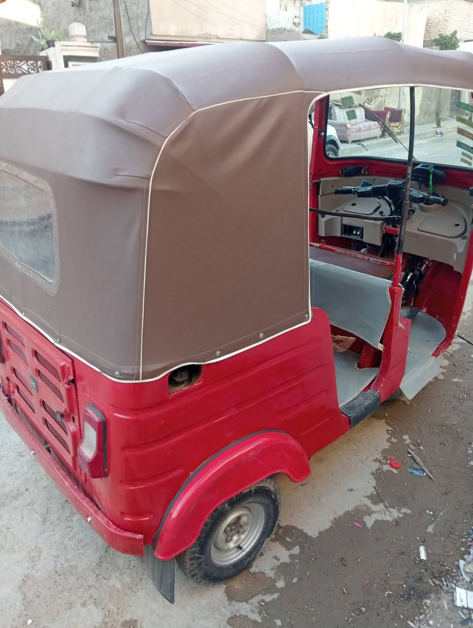 السلام عليكم تكتك موديل 18رقم وسنويه تحويل ثاني يوم مكاني بغداد حي البتول شارع مصتوصف حمزه المطيري الرقم ***********
